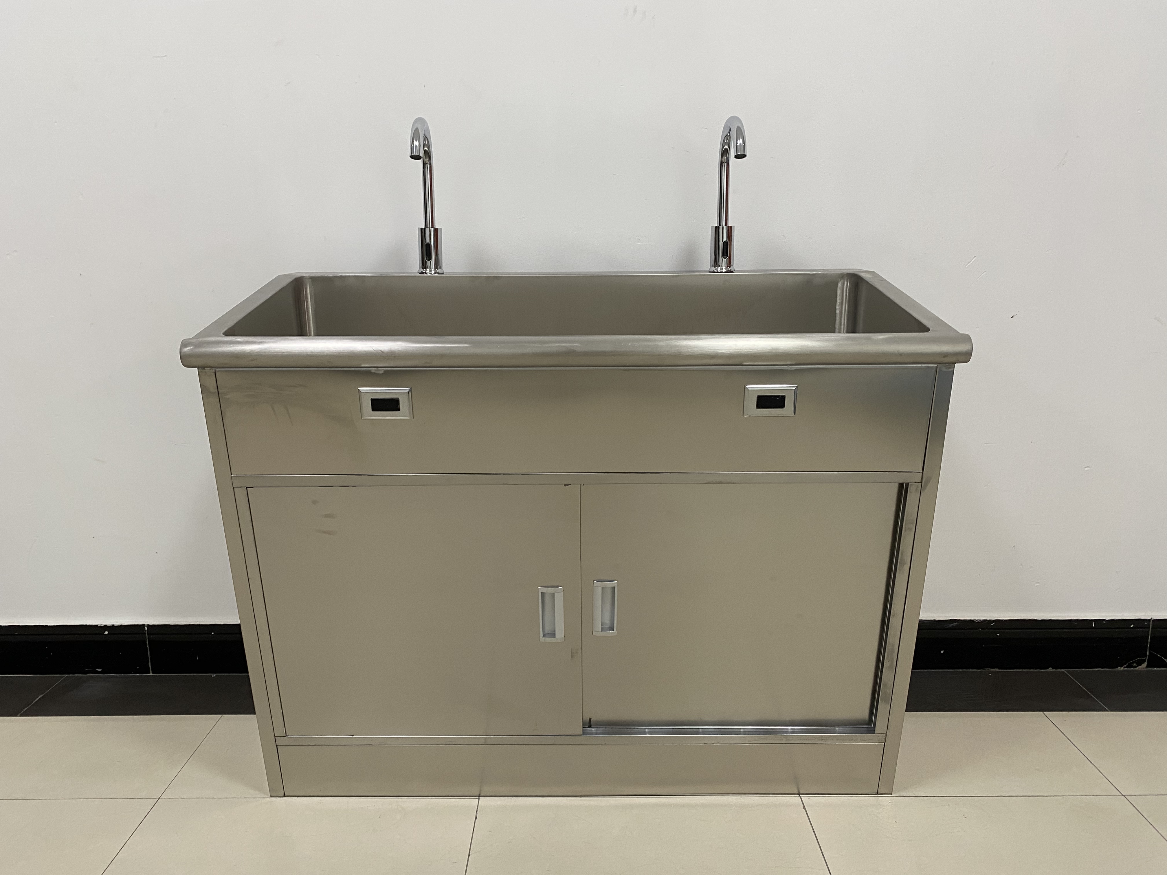 微笑在口，衛(wèi)生在手----洗手池